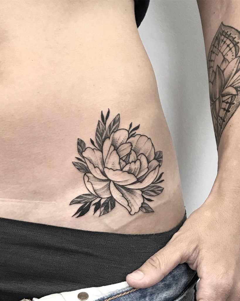 El significado de las flores en los tatuajes - Tatuajes y piercings  L'Embruix